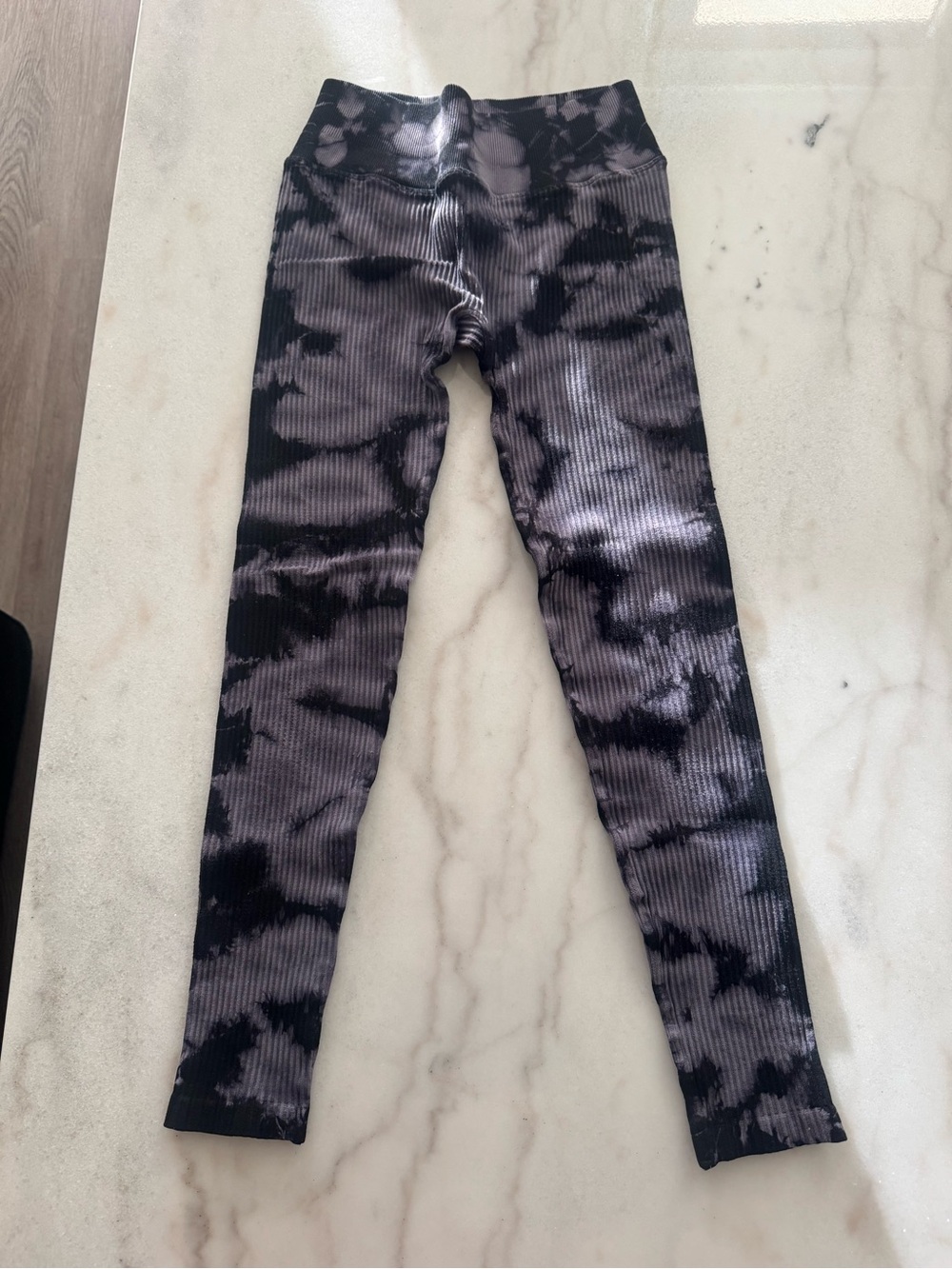 Bombshell Sportswear Black and Gray Tie-Dye Ribbed Leggings